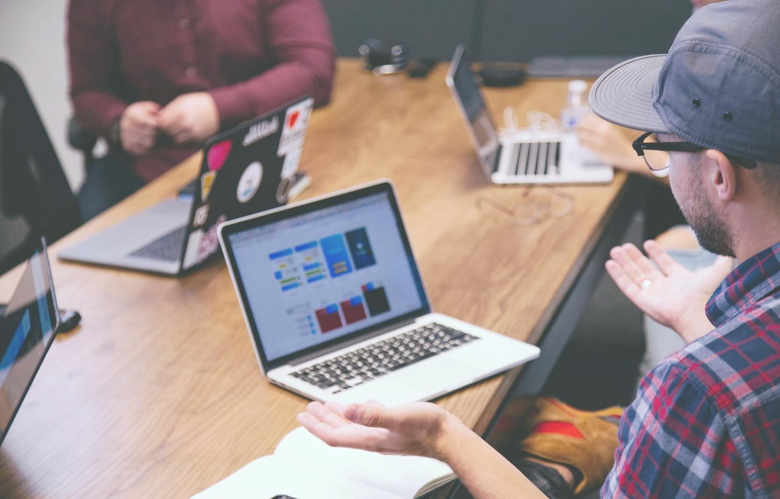 Team sirefnectasynriveal al lavoro su progetti di smart cities